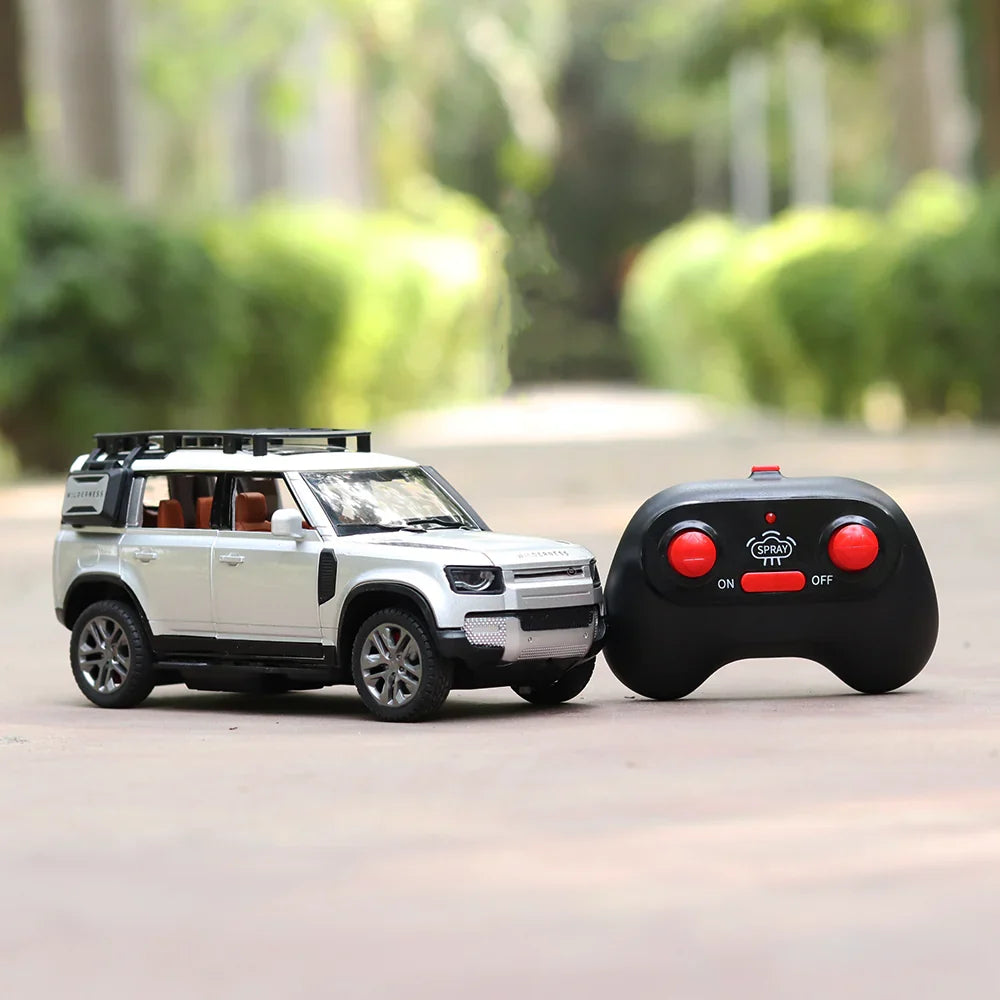 Remote Control Metal Diecast Defender Car with Smoke Effect | Openable Doors & Light | 1:22 Scale