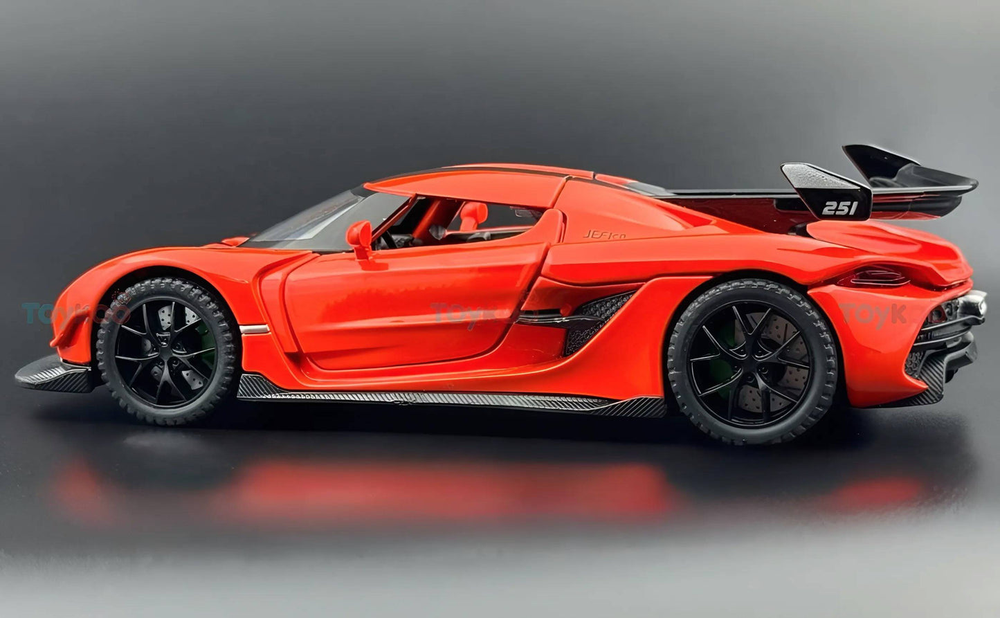 Koenigsegg Jesko 1:24 diecast scale model car collectible