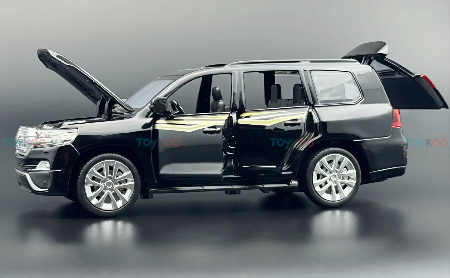 Toyota Land Cruiser LC200 1:24  diecast Scale Model | Assorted Colors