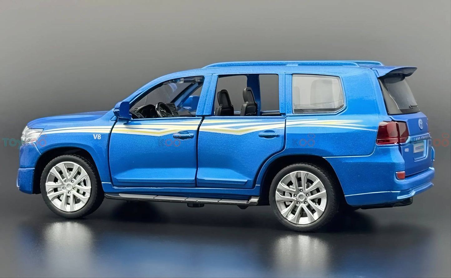 Toyota Land Cruiser LC200 1:24  diecast Scale Model | Assorted Colors