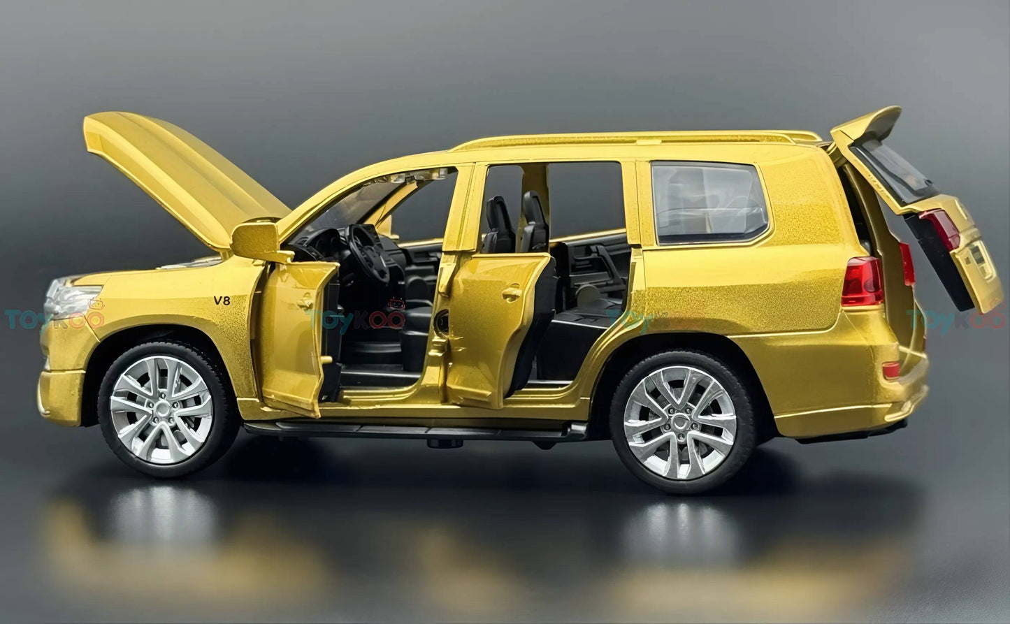 Toyota Land Cruiser LC200 1:24  diecast Scale Model | Assorted Colors