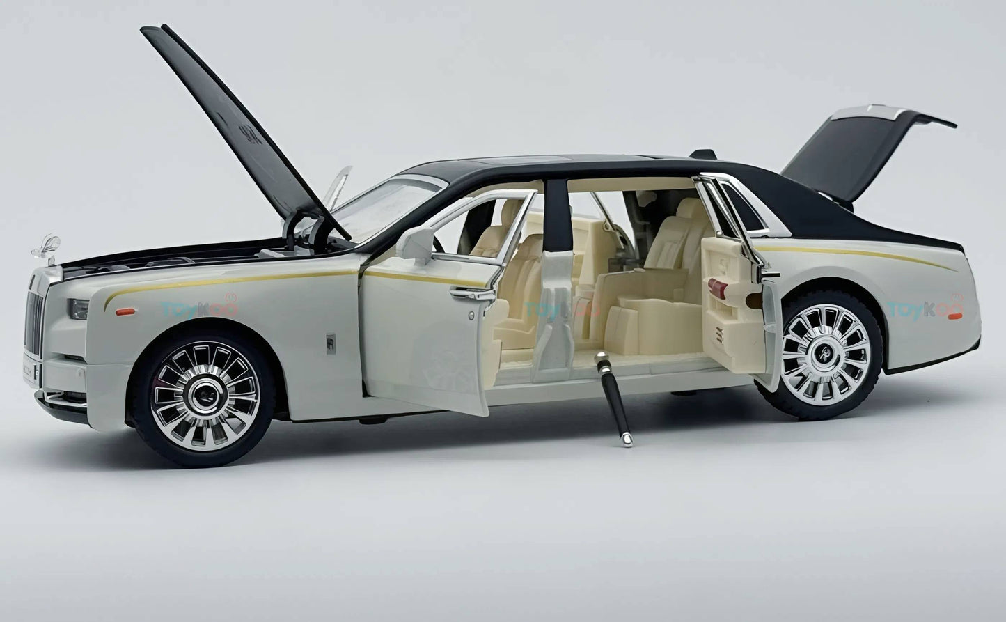 Rolls Royce Phantom 1:24 diecast scale model | Assorted Color