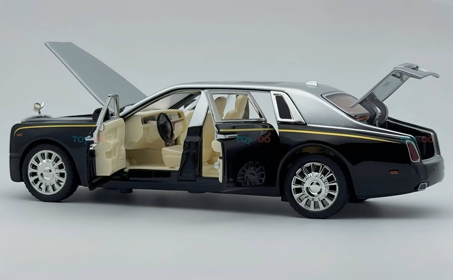 Rolls Royce Phantom 1:24 diecast scale model | Assorted Color